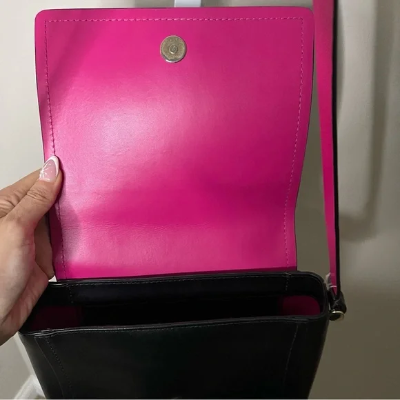 Kate Spade New York Black Leather Crossbody Bag Pink Interior - Picture 4 of 6